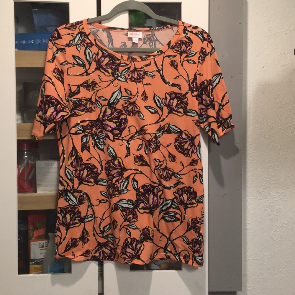 Lularoe Peach Top size Large